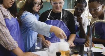 Supporting and challenging students in science lessons